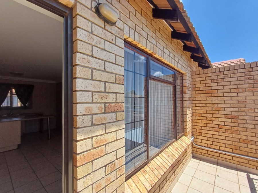 2 Bedroom Property for Sale in Wilgehof Free State